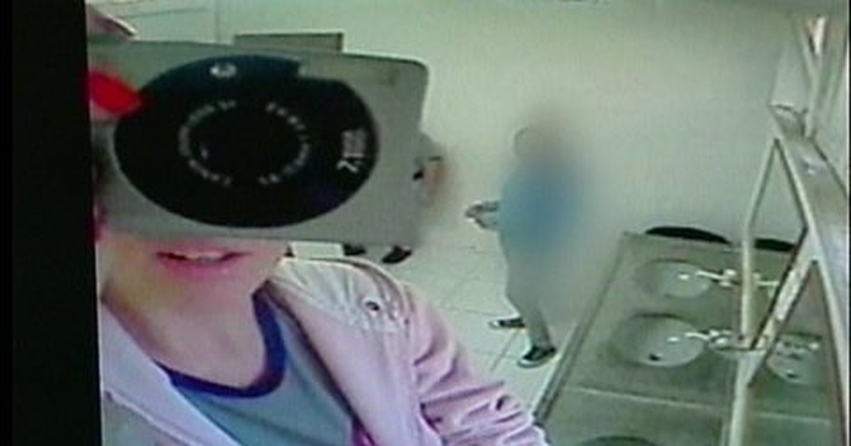 G1 Public school in Rio installs cameras in bathrooms to monitor