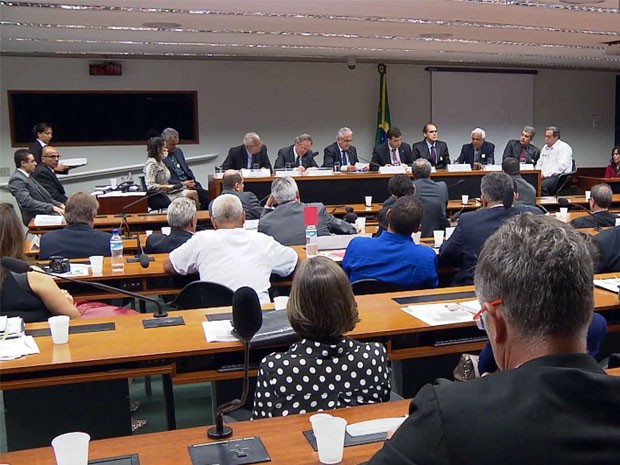 Representantes de cidades banhadas pelo Lago de Peixoto participaram de reunião em Brasília (Foto: Reprodução EPTV)