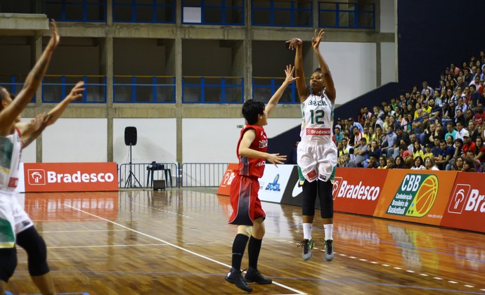 Damiris seleção brasileira basquete feminino x Japão (Foto: Roberta Rodrigues)