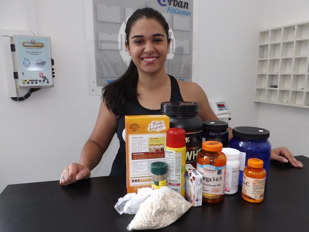 Natália mostra alimentação regrada e investe em suplementos (Foto: Renata Marconi/G1) Natália mostra alimentação regrada e investe em suplementos (Foto: Renata Marconi/G1)