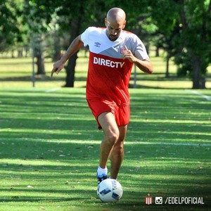 Verón treina para voltar a jogar no Estudiantes de la Plata (Foto: Reprodução de Instagram) Verón treina para voltar a jogar no Estudiantes de la Plata (Foto: Reprodução de Instagram)