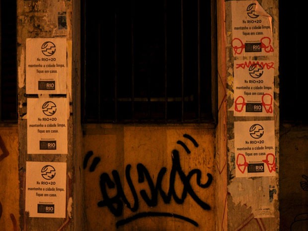 Cartazes espalhados pela cidade trazem a frase: 'Na Rio+20 mantenha a cidade limpa, fique em casa'. (Foto: Divulgação/Prefeitura do Rio de Janeiro)