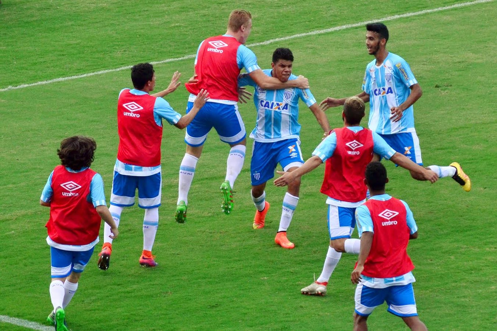 Leões da Base: Sub-17 encara o Athletico nesta terça pela ida da