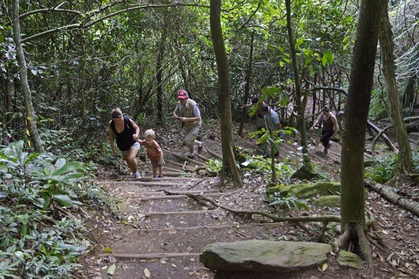 Rio de Janeiro: como é a trilha do Morro da Urca