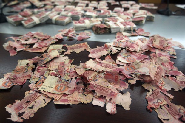 Cerca de 60 mil iuans (R$ 21 mil) foram recusados pelo banco (Foto: Stringer/Reuters)