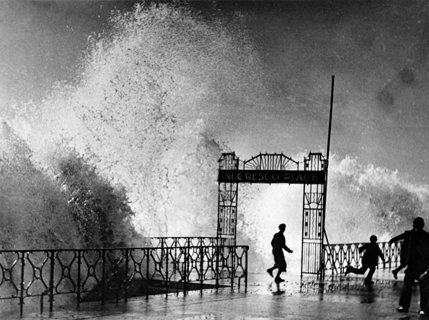 Tempestade em Nice, 12 de março de 1934 (Foto: Jacques Henri Lartigue © Ministério d Cultura, França/AAJHL) Tempestade em Nice, 12 de março de 1934 (Foto: Jacques Henri Lartigue © Ministério d Cultura, França/AAJHL)