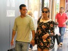 Nívea Stelmann passeia com o namorado em shopping no Rio