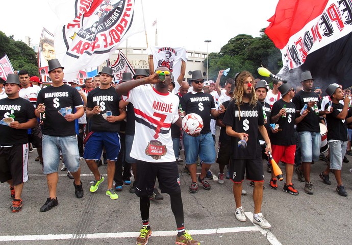 protesto torcida são paulo (Foto: Marcos Ribolli)