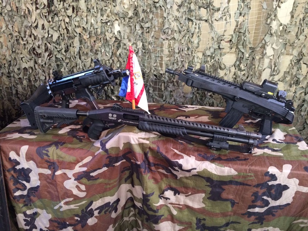 PM de Pernambuco vai usar armamento pesado para coibir onda de assaltos no estado (Foto: Thays Estarque/G1)