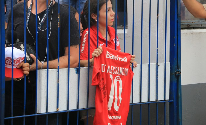D'Alessandro é recebido pela torcida do Inter (Foto: Eduardo Deconto/GloboEsporte.com)