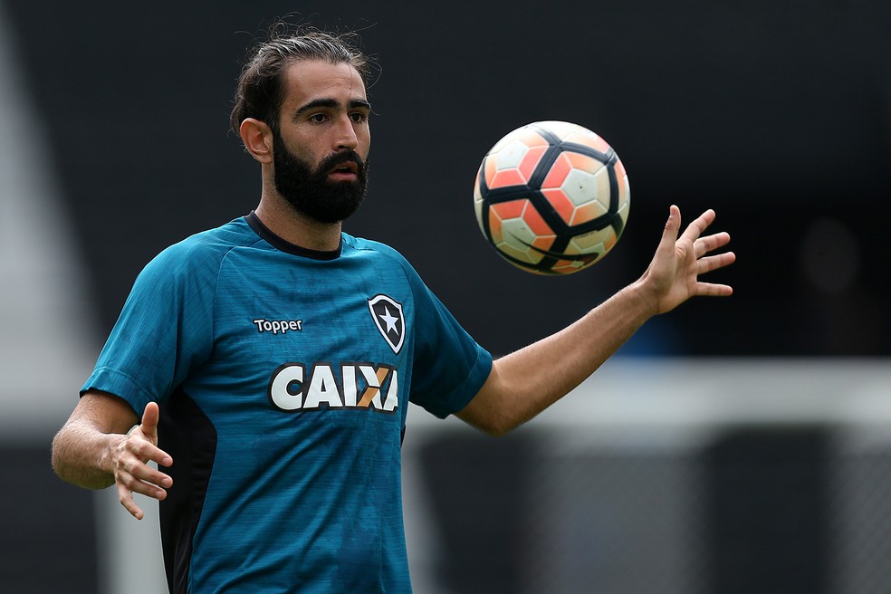 Mesmo preterido, Renan Fonseca recusou a mudança de endereço (Foto: Vitor Silva/SSPress/Botafogo)
