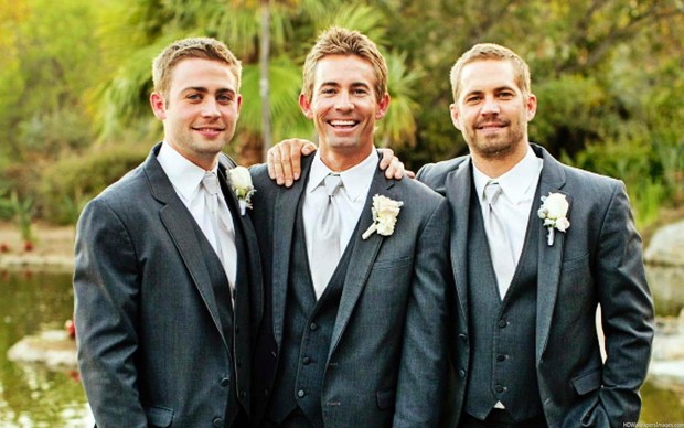 Paul Walker com os irmãos, Cody e Caleb (Foto: Chard Photographer/Site Oficial)