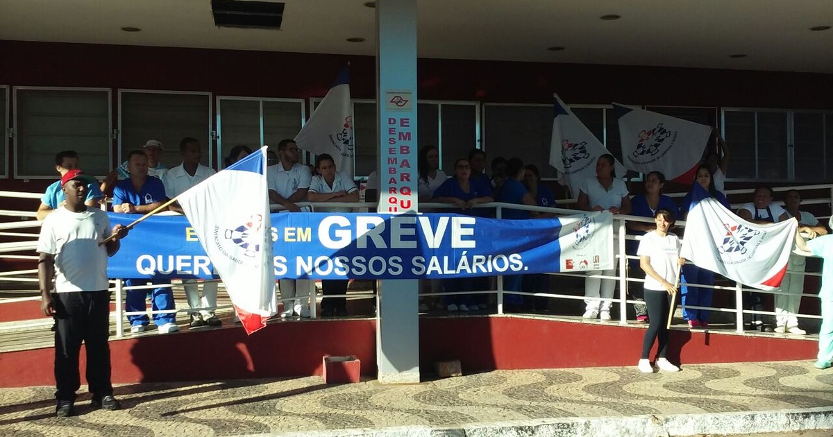 G1 - Em greve, funcionários da Santa Casa de Valinhos fazem ato ... - Globo.com