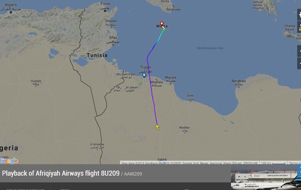 Rota do avião possivelmente sequestrado na Líbia. Avião deveria pousar na capital Trípoli, mas seguiu até Malta (Foto: Reprodução/Flight Radar)