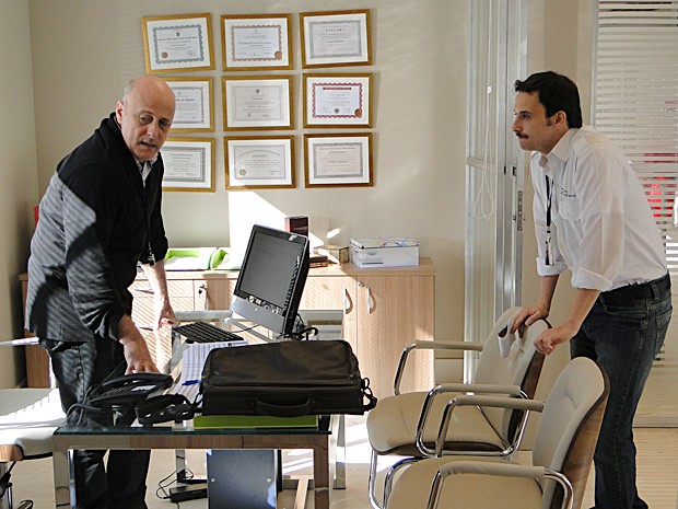 Mathias perde a paciência com a fofoca de Robson (Foto: Malhação / TV Globo)