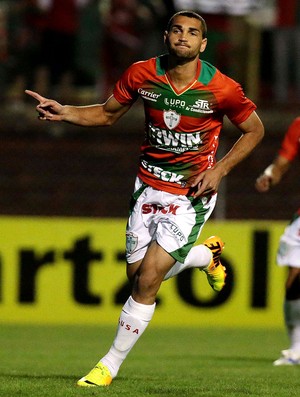 gilberto portuguesa gol bahia (Foto: Marcos Bezerra / Agência Estado)