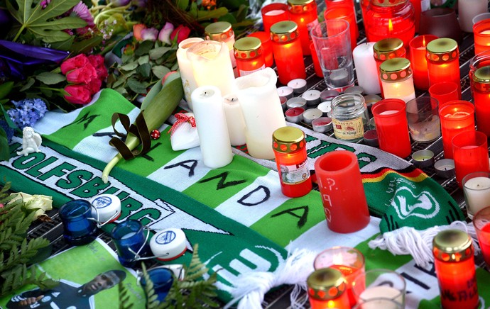 Homanagem Malanda Ct Wolfsburg (Foto: Agência AP )