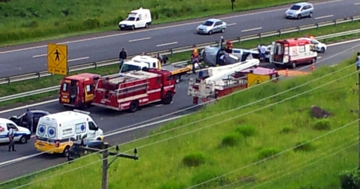 G1 Colisão Seguida De Capotagem Deixa Dois Feridos Em Rodovia De Campinas Notícias Em 4740