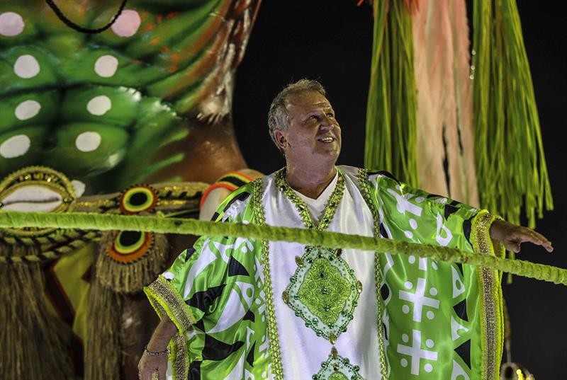 O ex-jogador Zico desfilou pela Imperatriz Leopoldinense