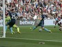 Payet dribla meio Middlesbrough em 13 segundos e faz golaço para Puskás