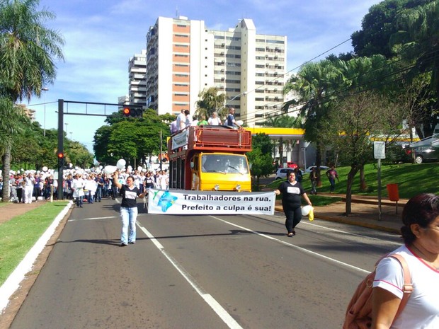 Funcionários da Santa Casa protestam contra quebra de acordo em Campo Grande (Foto: Graziela Rezende/G1 MS)