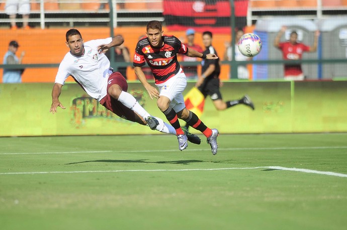 Diego Souza - Cuéllar - Flamengo - Fluminense (Foto: Marcos Ribolli)