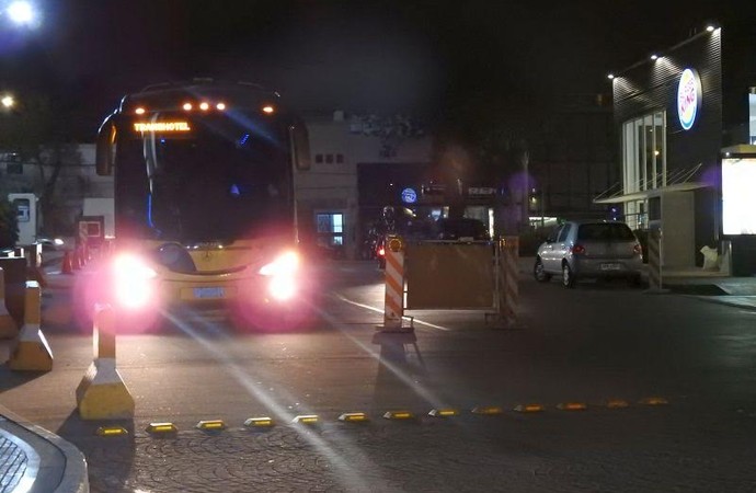 Corinthians esquece eliminação e encara frio na chegada ao Uruguai