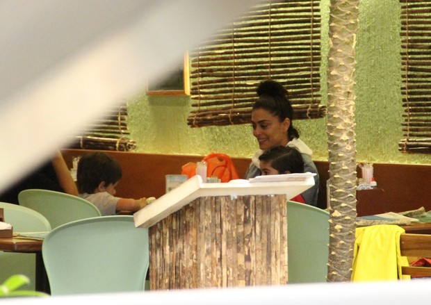 Juliana Paes brinca com os filhos (Foto: J. Humberto / Agnews) Juliana Paes brinca com os filhos (Foto: J. Humberto / Agnews)