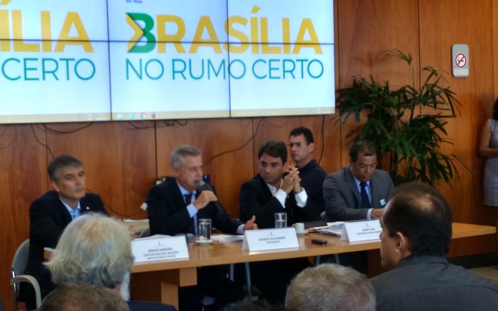 Rollemberg apresenta plano de enfrentamento da crise hídrica (Foto: Graziele Frederico/G1)