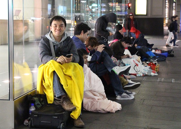 'Jimmy' é o primeiro da fila, e será o primeiro cliente do mundo a comprar o iPhone 5S (Foto: Arquivo pessoal)