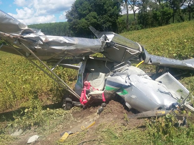 Avião de pequeno porte cai em Salto de Pirapora (Foto: Divulgação/Guarda Municipal)