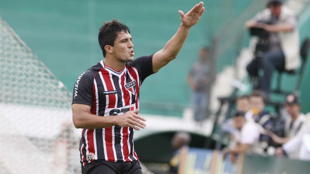 Aloísio comemora o gol pelo São Paulo contra o Guarani (Foto: Rubens Chiri / saopaulofc.net)