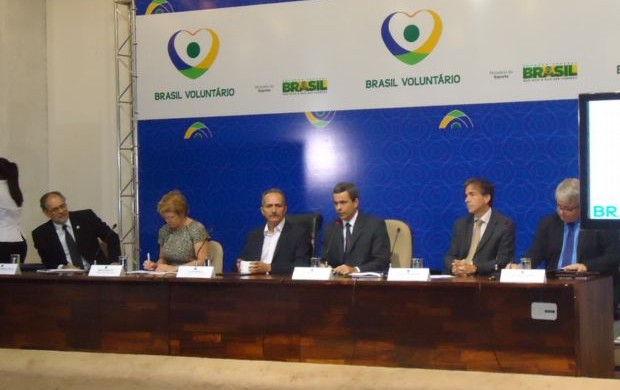 Aldo Rebelo em lançamento de programa de voluntariado (Foto: Fabrício Marques/GLOBOESPORTE.COM)