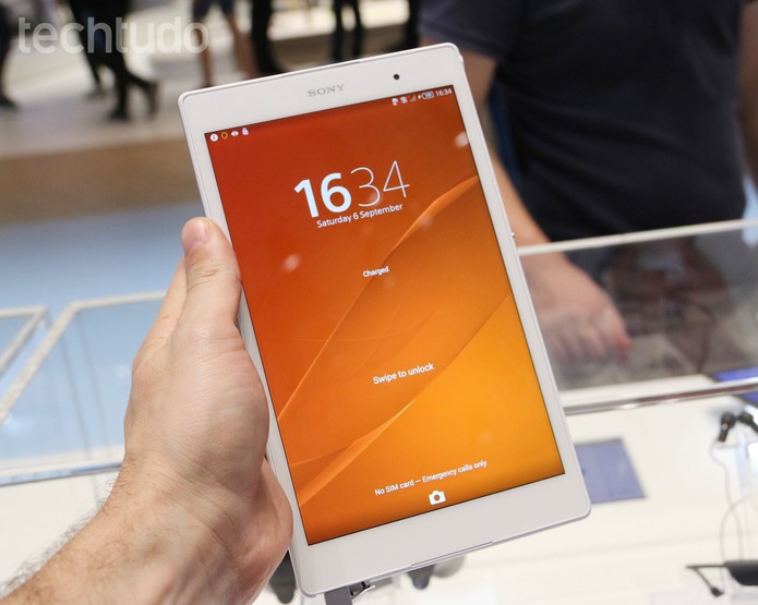 O Xperia Z3 Compact Tablet tem tela de 8 polegadas (Foto: Fabrício Vitorino/TechTudo) O Xperia Z3 Compact Tablet tem tela de 8 polegadas (Foto: Fabrício Vitorino/TechTudo)