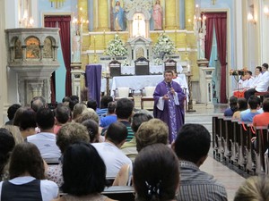 Missa de 6 meses do desaparecimento de Lais Santiago (Foto: Jonatas Oliveira/G1)