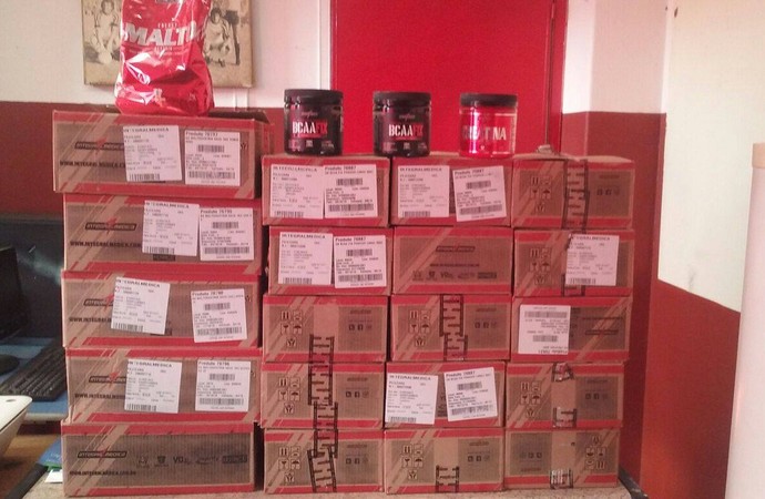caixas de produtos que já estão na Desportiva (Foto: Divulgação/Desportiva Ferroviária)