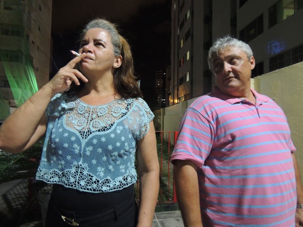 Enquanto Antônio conseguiu abadonar o cigaro, sua esposa, Cleide, voltou a fumar após tentativa de parar com o vício (Foto: Vitor Tavares / G1)