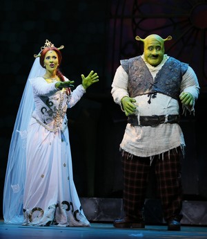 Sara Sarres como Fiona no musical "Shrek" (Foto: Felipe Panfili/AgNews)