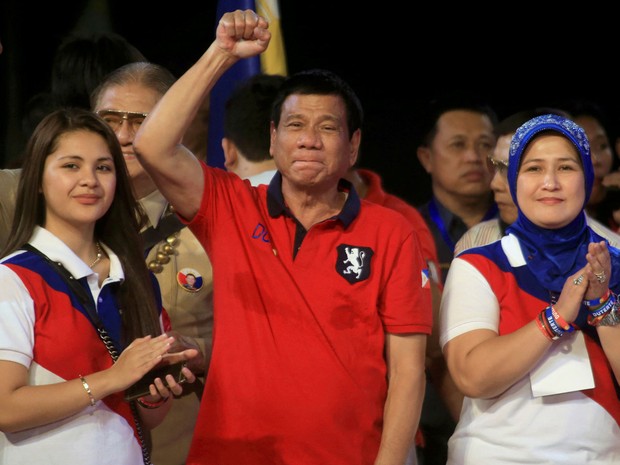 Ao ser eleito, Duterte disse que 'com bastante humildade, aceita o mandato do povo' (Foto: Reuters/Romeo Ranoco)