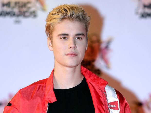 Justin Bieber chega ao vestival de Cannes, na França, em novembro de 2015 (Foto: Lionel Cironneau/AP/Arquivo)