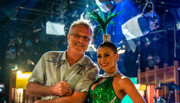 Na reestreia do Na Moral, Bial questiona: 'Você é brasileiro por quê?'