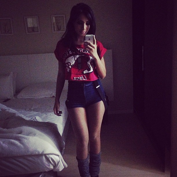 Anitta posa de shortinho (Foto: Instagram/ Reprodução)