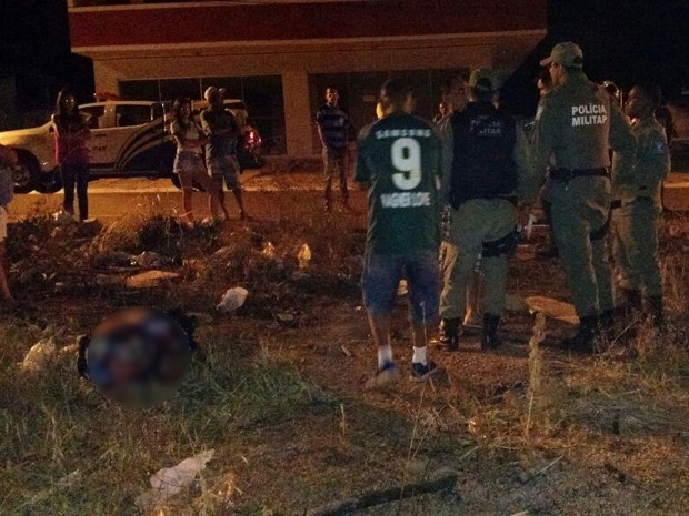 G1 Mulher é Morta A Facadas No Meio Da Rua Pelo Companheiro No Interior Do Pi Notícias Em Piauí 6372