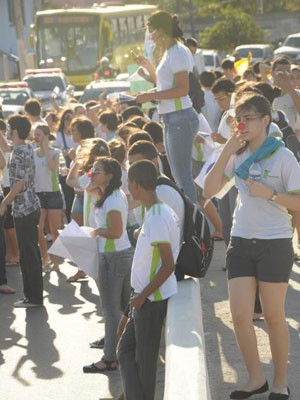 Estudantes protestaram contra a insegurança. (Foto: Vinicius Lordes/VC no ESTV)
