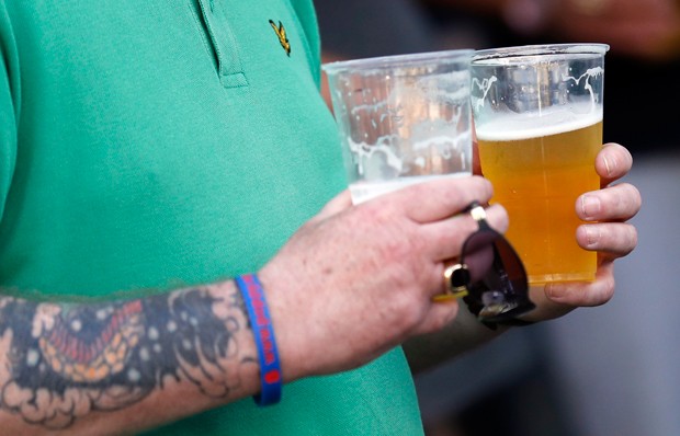 Consumo de álcool pode estar entre as causas (Foto: Benoit Tessier/Reuters)