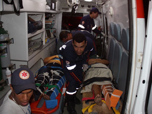 Acidente com ônibus mata uma pessoa e fere mais de 20 em Itamaraju, na Bahia (Foto: Danuse Luiza/Itamaraju Notícias)