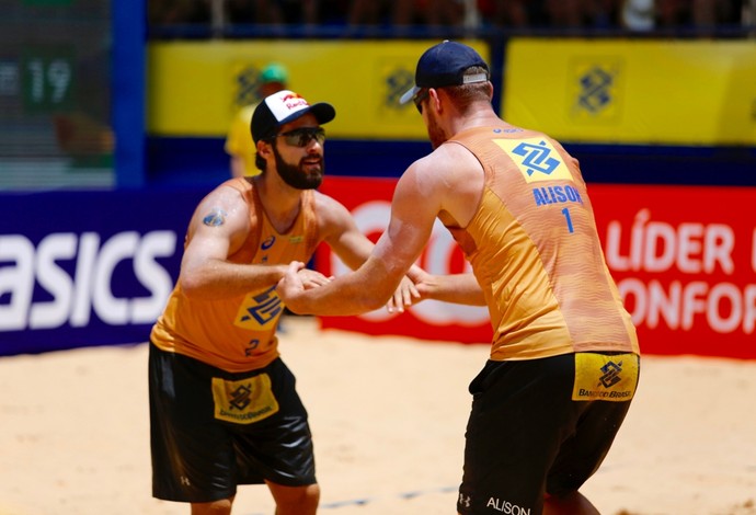 alison, bruno schmidt, vôlei de praia (Foto: Paulo Frank/CBV)