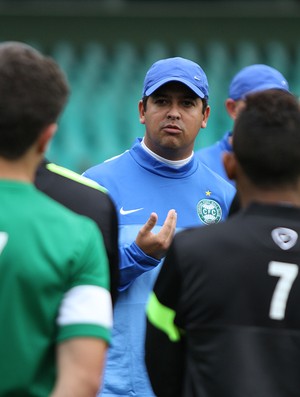 Marquinhos Santos Coritiba reunião (Foto: Divulgação / Site oficial do Coritiba)