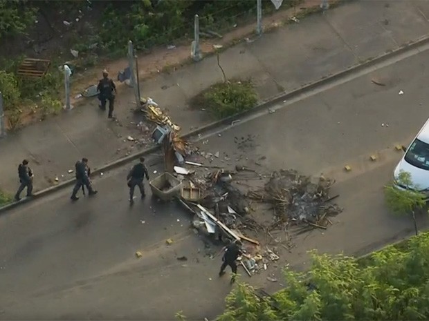 Cidade de Deus tem segurança reforçada após ataques (Foto: Reprodução/TV Globo)