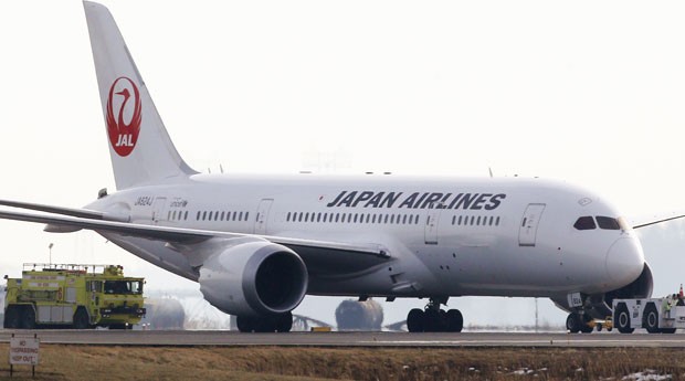 Este é o 2º incidente envolvendo o novo modelo da Japan Airlines em dois dias (Foto: Charles Krupa/AP)